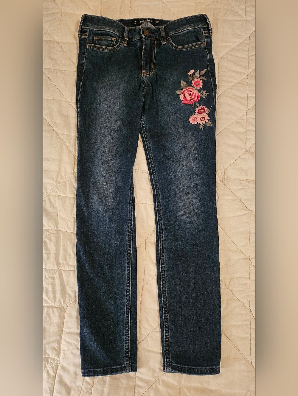 Hollister Floral Embroidered Low-Rise Super Skinny Crop Jeans - Size 1R - Picture 2 of 8